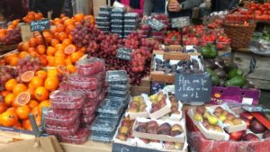 Borough Market หรือตลาดโบโร่ ถือเป็นตลาดที่มีชื่อเสียงมากในหมู่นักท่องเที่ยวและชาวลอนดอน