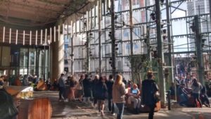 Borough Market หรือตลาดโบโร่ ถือเป็นตลาดที่มีชื่อเสียงมากในหมู่นักท่องเที่ยวและชาวลอนดอน