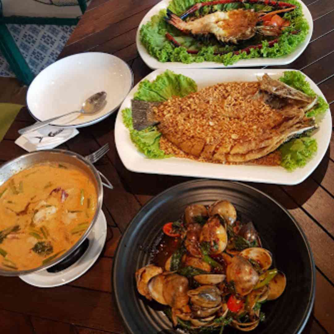 Chaolay Seafood MBK Center (Halal)